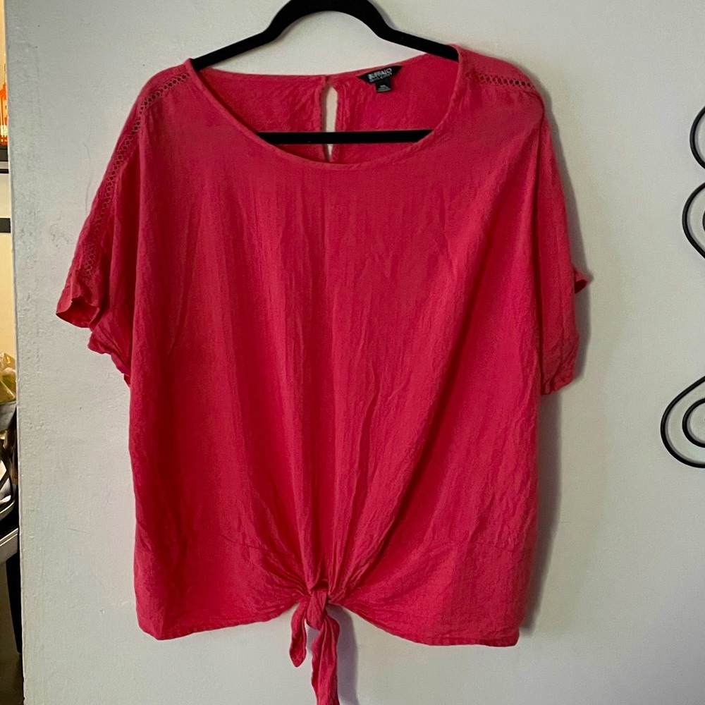 Buffalo front tie top